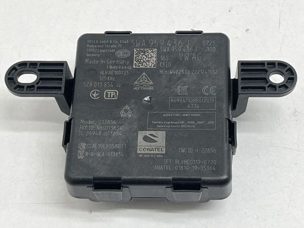 Võtmeta süsteemi KESSY (keyless) juhtplokk/moodul 5WA959436J