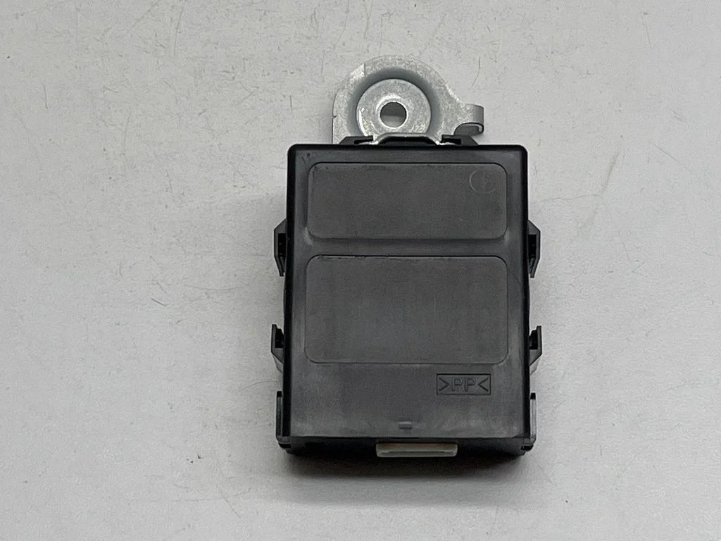Võtmeta süsteemi KESSY (keyless) juhtplokk/moodul CWTD1G141