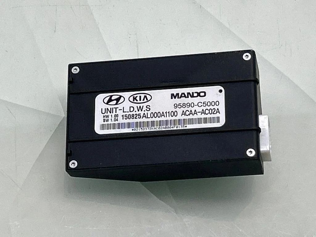Tuuleklaasi kaamera 95890C5000