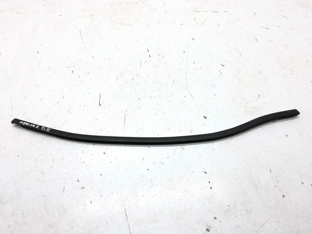Rear door glass trim molding – rear right