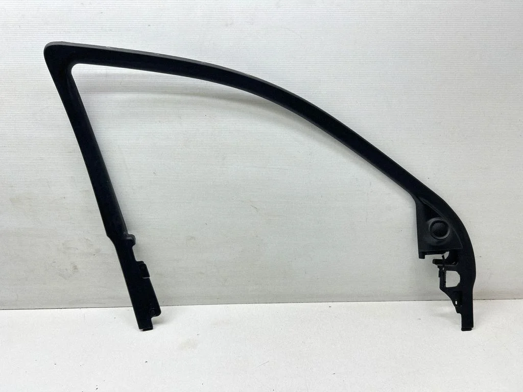 Front door glass trim molding – Dodge Durango III (2010-)