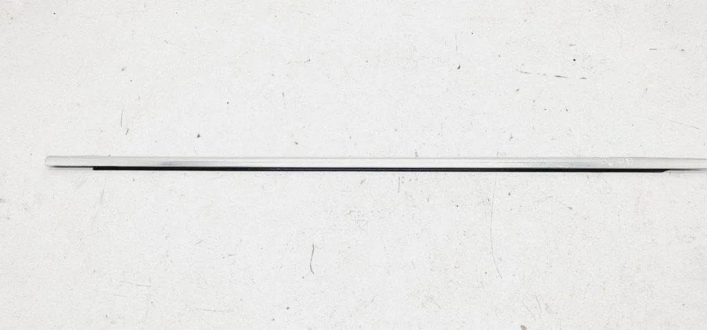 Front door glass trim molding – Volkswagen Passat B6 (2005-2010)