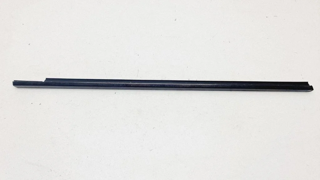 Front door glass trim molding 2116900480