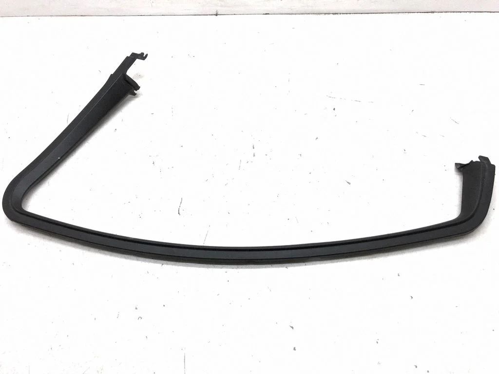 Front door glass trim molding 13337448