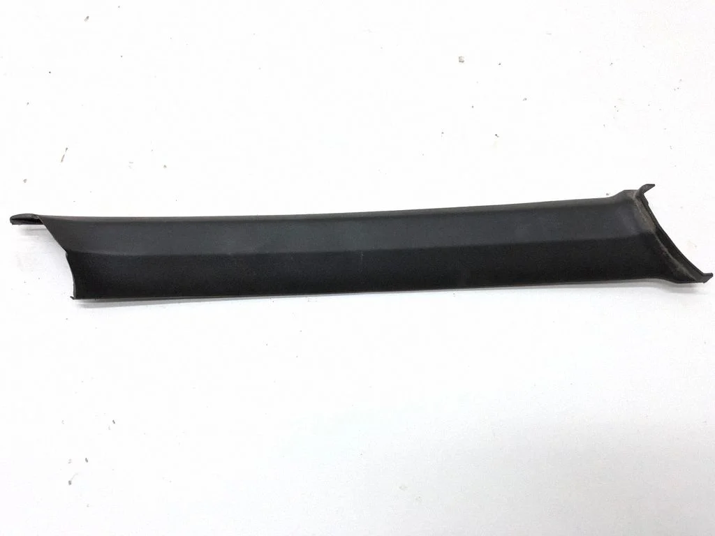 Front door glass trim molding 13337440