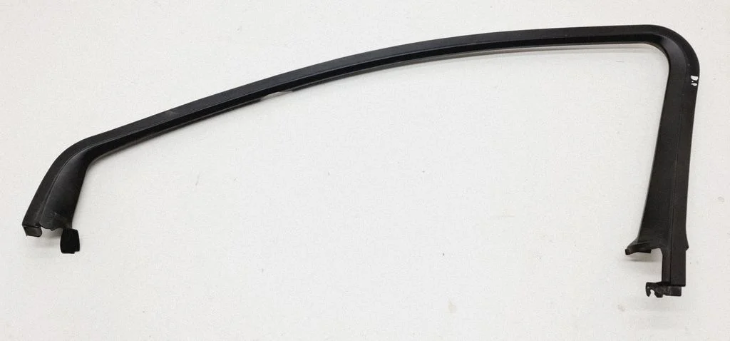 Front door glass trim molding 13337448