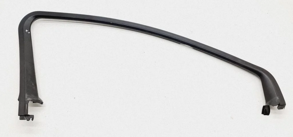 Front door glass trim molding 13337447