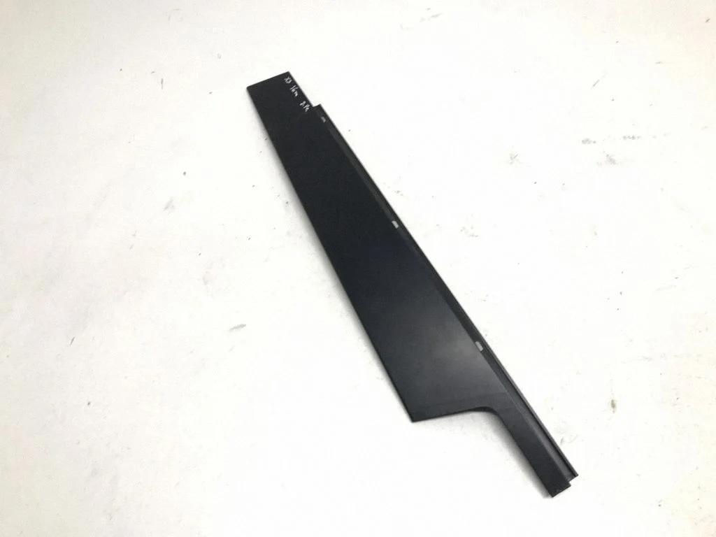 Front door glass trim molding 7205708