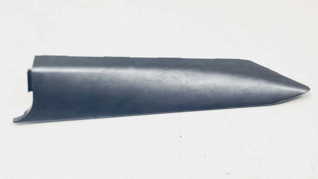 Panel trim 847M5AT900