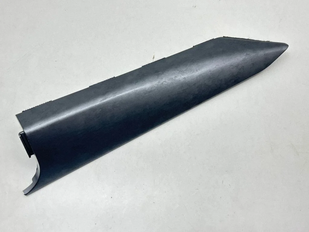 Panel trim 847M5AT900
