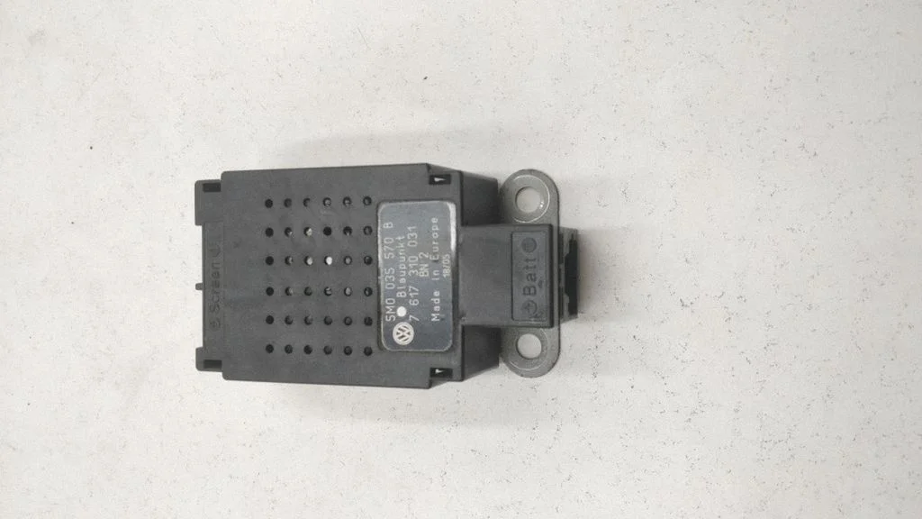 Antenna control unit 5M0035570B