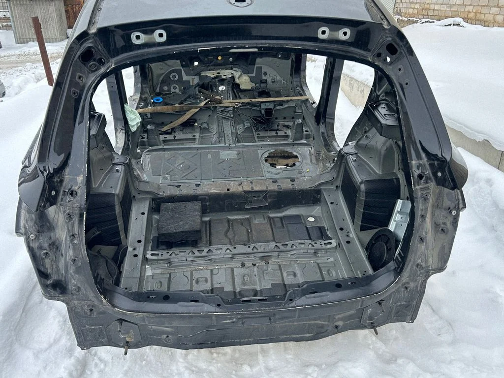 Tagumine kereosa – BMW X1 F48 F49 (2015-2022)