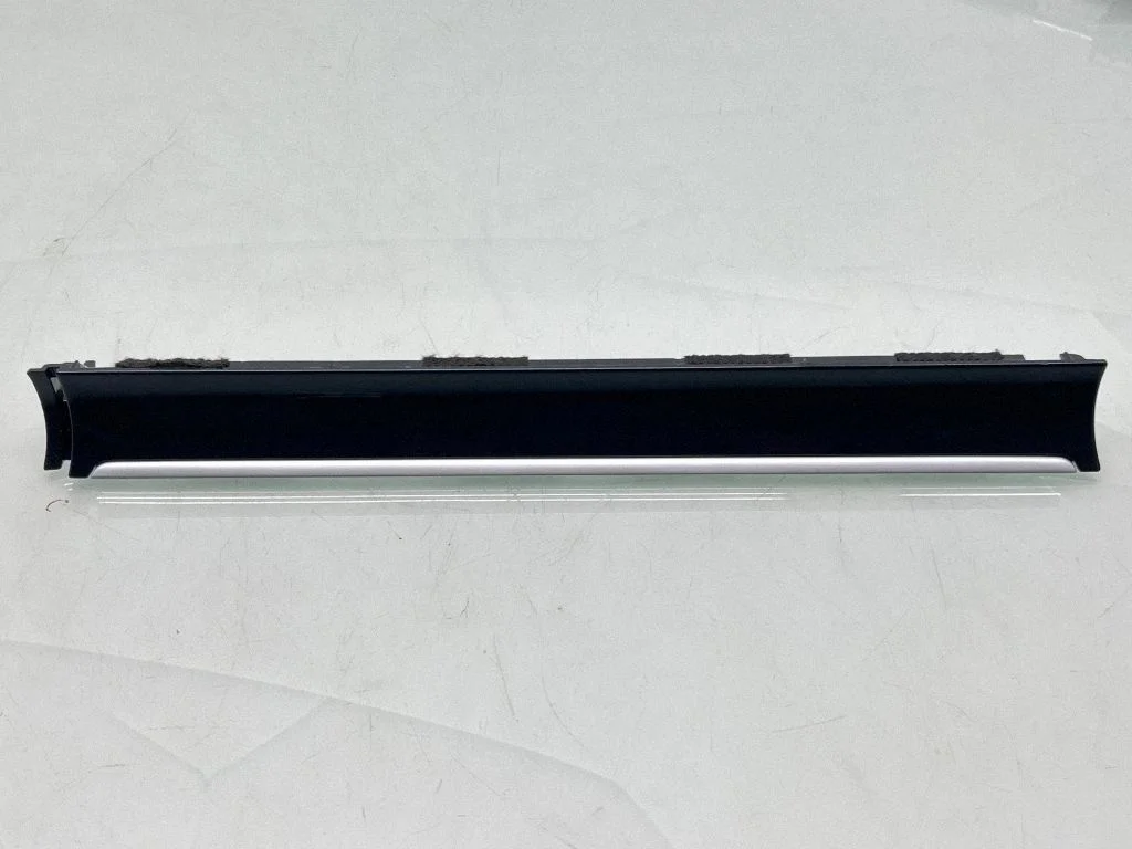 Armatuurlaua viimistlus 84785-C5000