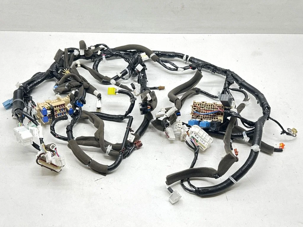 Paneļa vadu instalācija 240103ZR5E
