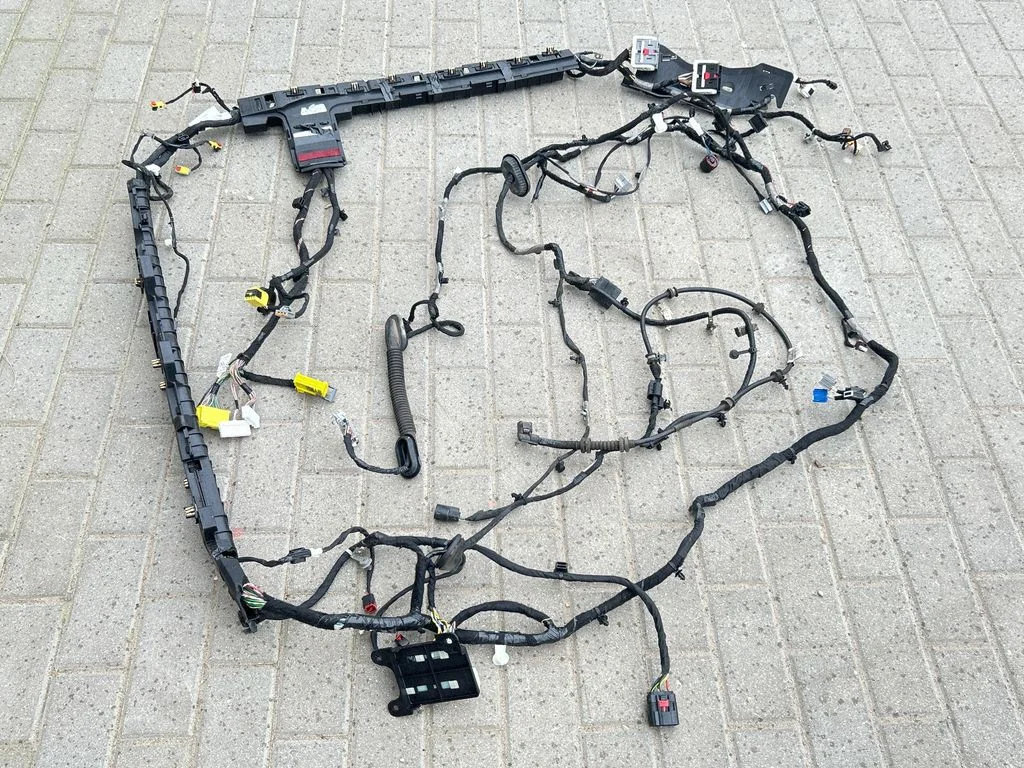 Paneļa vadu instalācija 68427775AB