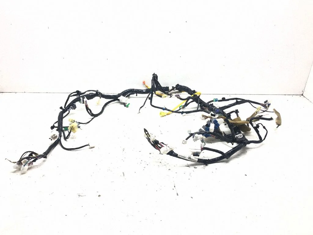 Armatuurlaua juhtmestik 81306AJ001
