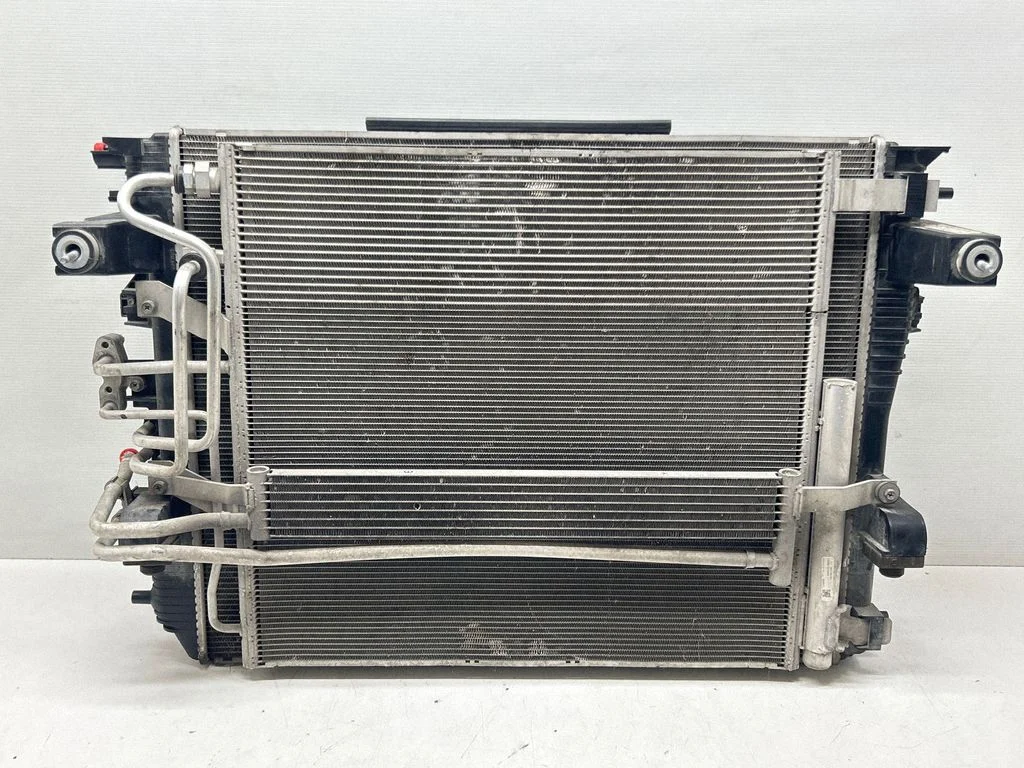 Radiatoru komplekts 68328786AB