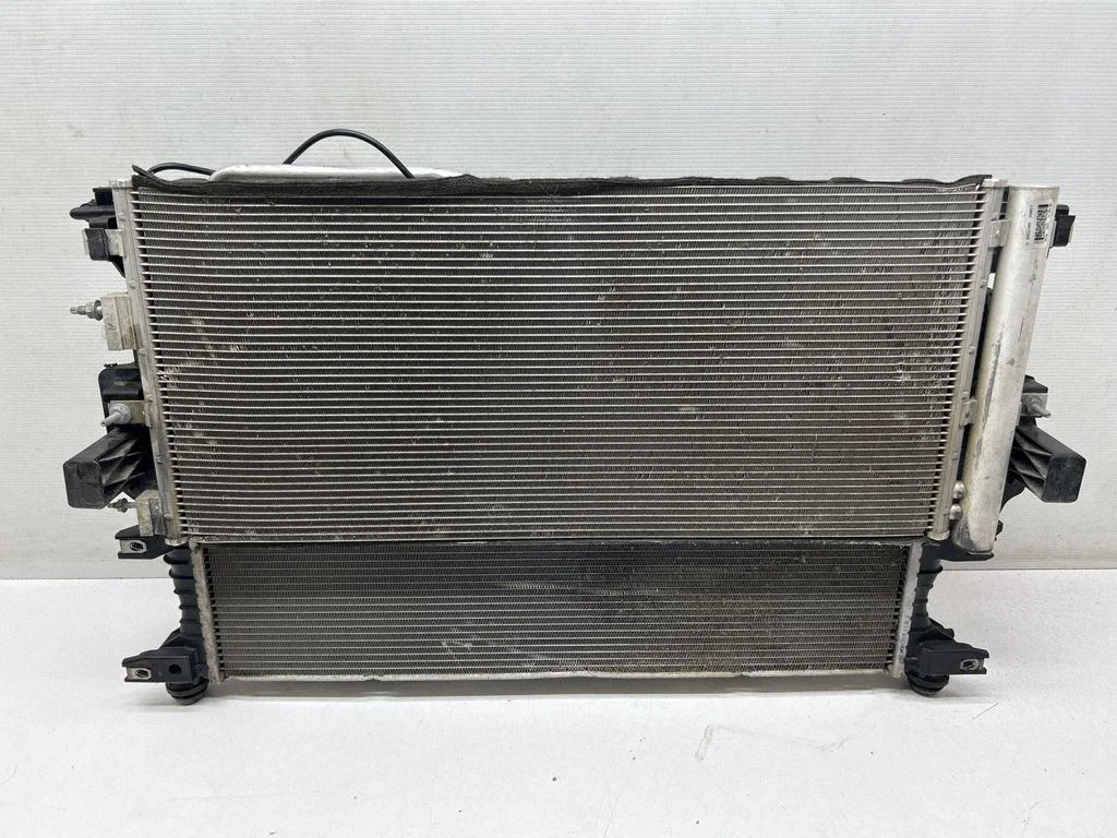 Radiaatorite komplekt DG9H19710AE