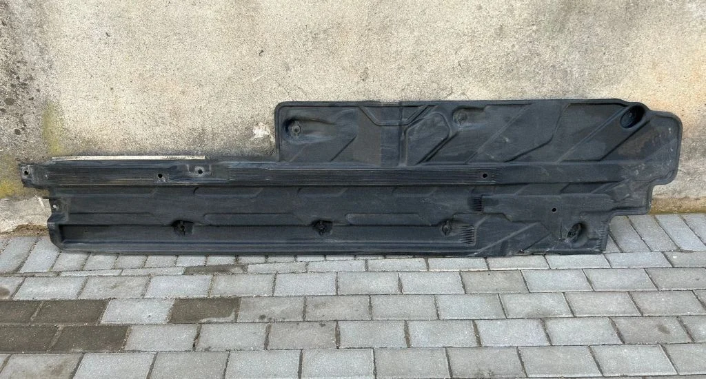 Külgmine põhjakaitse A2046100208
