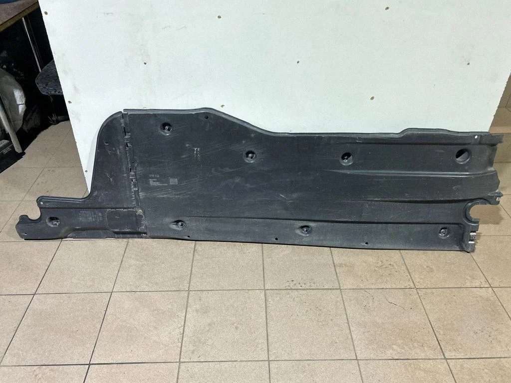 Side bottom protection 3Q0825201H