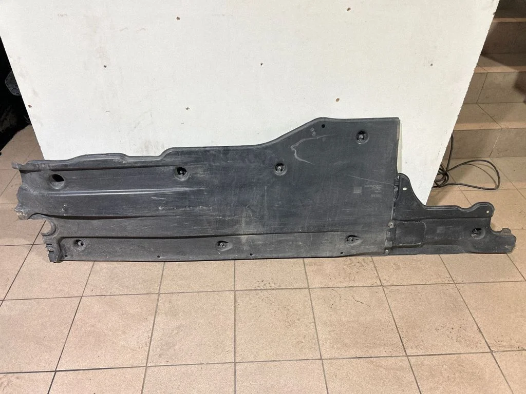 Side bottom protection 3Q0825202F