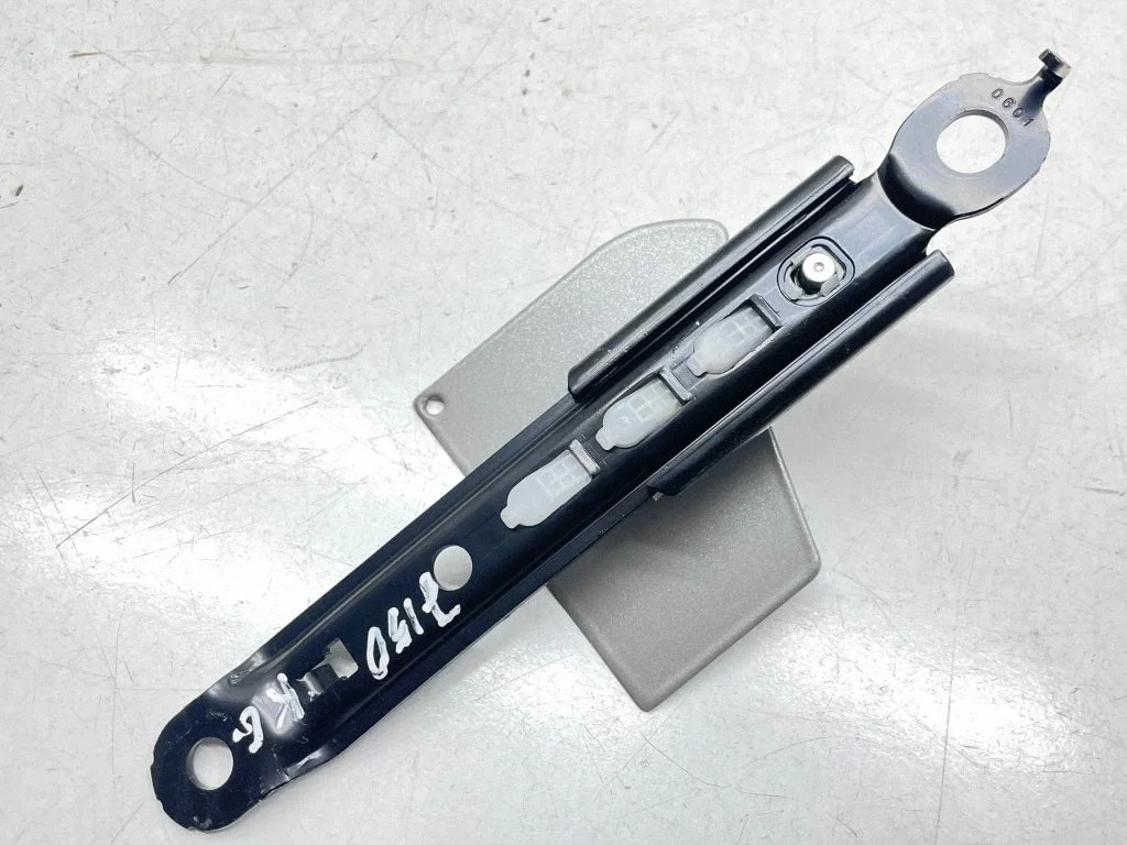 Seat belt adjustment rail – Toyota Land Cruiser (J150) (2009-)