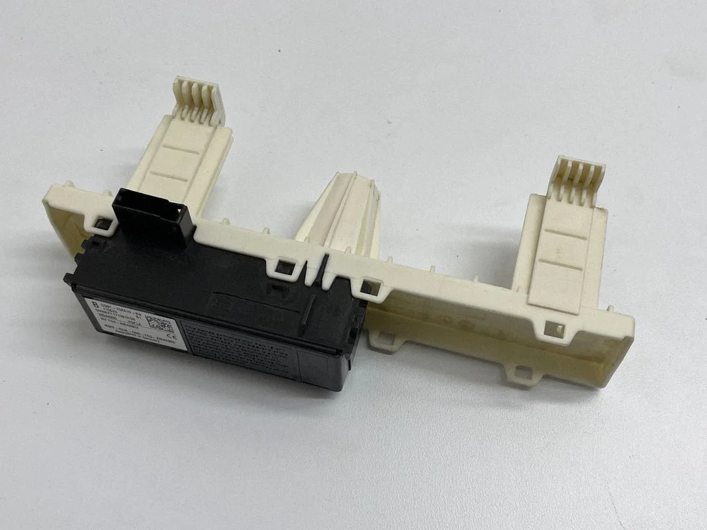 Võtmeta süsteemi antenn GD9T15K619BB