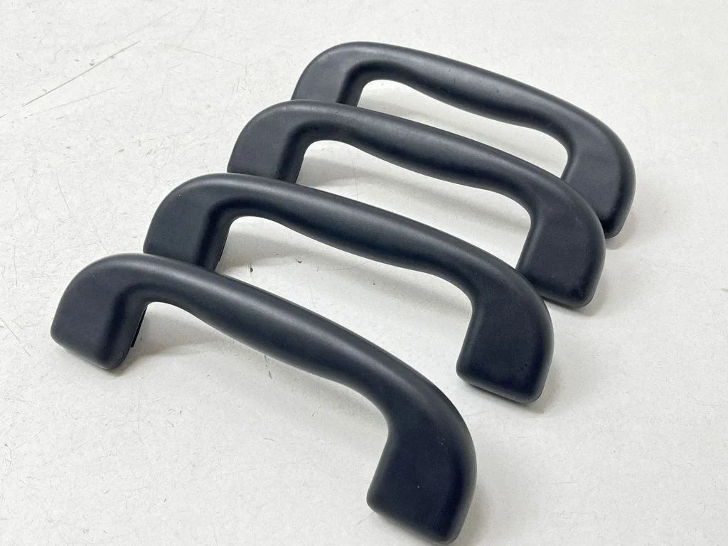 A set of handles for the ceiling – Subaru Forester SK (2018-2025)