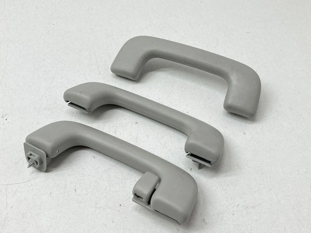 A set of handles for the ceiling 85342D4000
