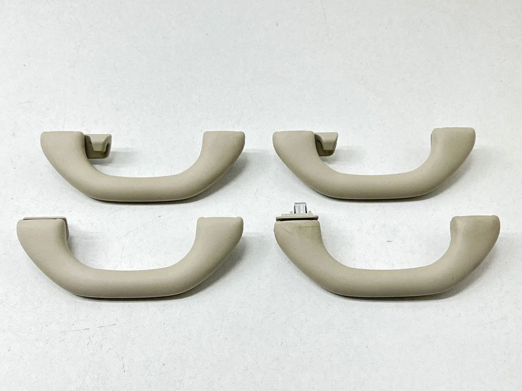 A set of handles for the ceiling 561857607B