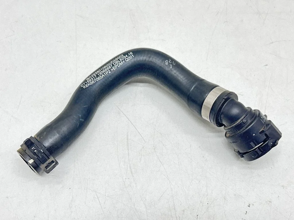 Hybrid/electric vehicle battery cooling hoses/tubes A2935010600