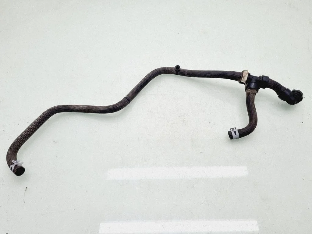 Electric car engine cooling hoses/pipes 105860000C