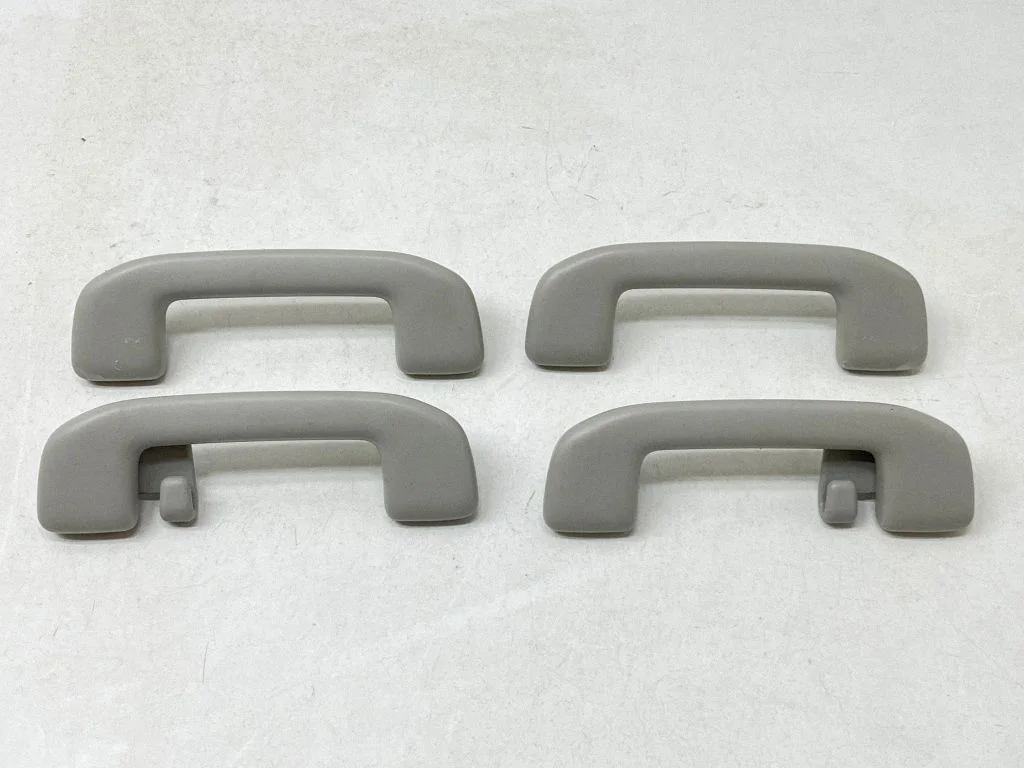 A set of handles for the ceiling – Toyota RAV 4 (XA50) (2018-)