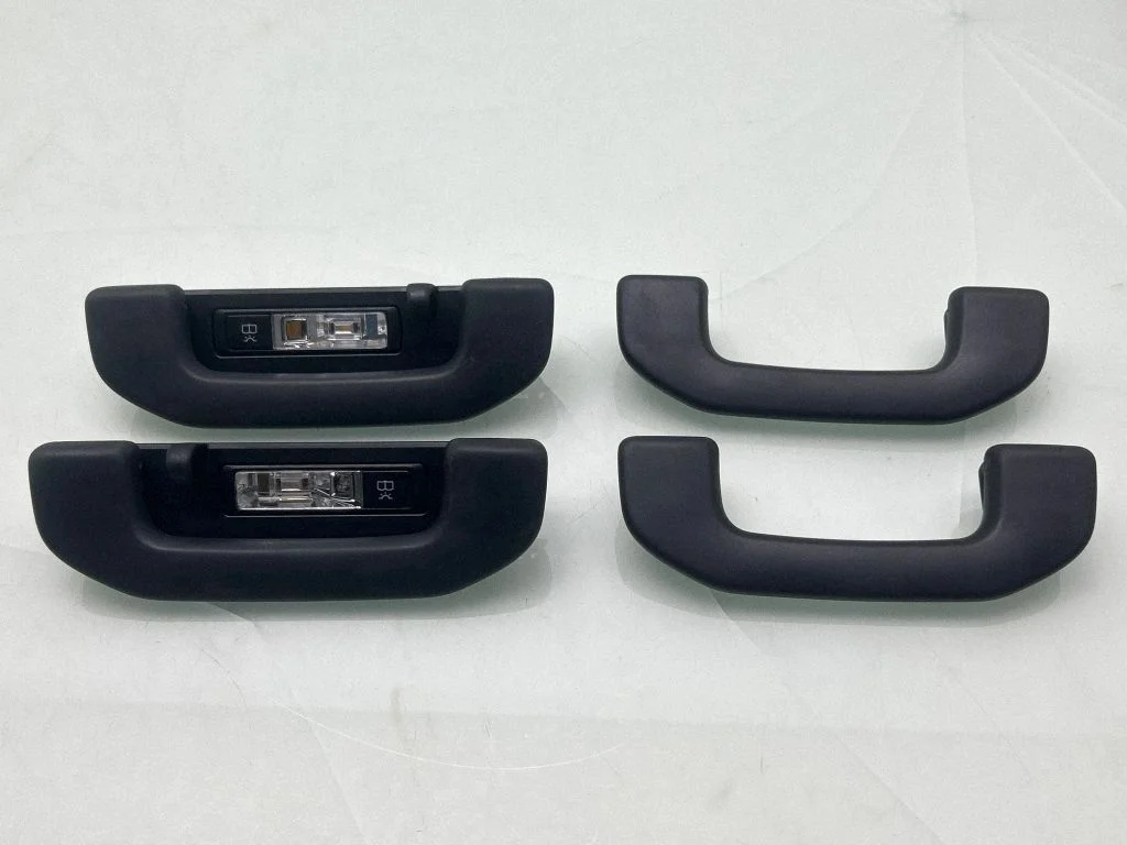 A set of handles for the ceiling – Mercedes-Benz GLC-Class C253 (2016-)