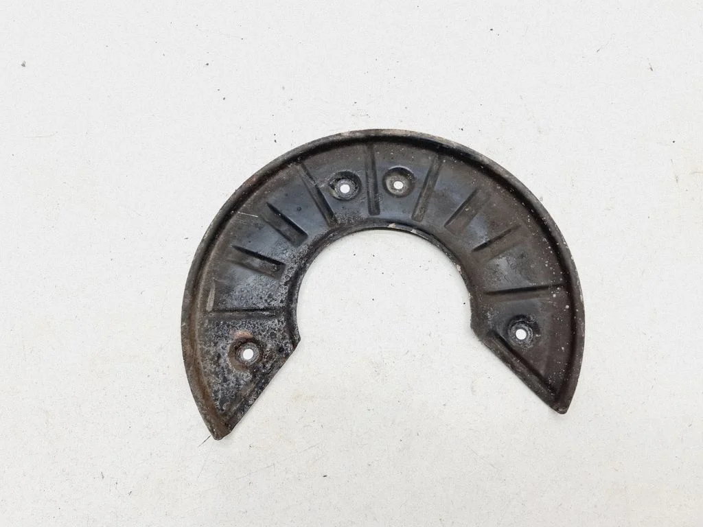Front brake disc dust cover plate – Volkswagen Touareg I (2002-2010)