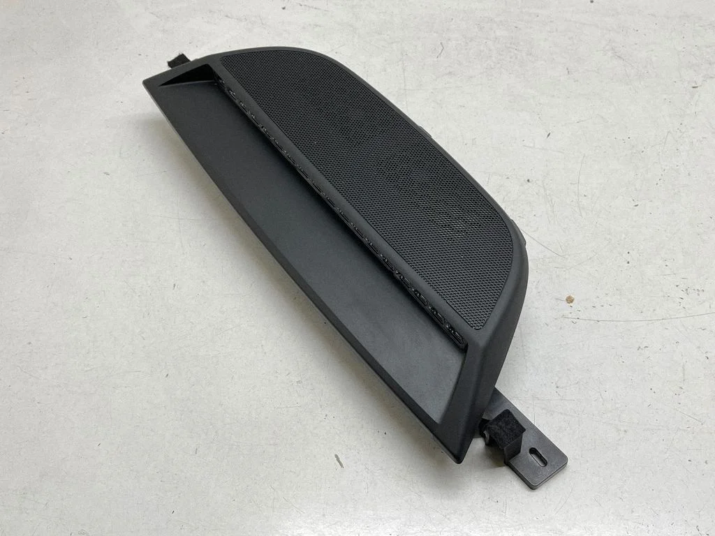Third/center stoplight – Volvo S90, V90 (2016-)