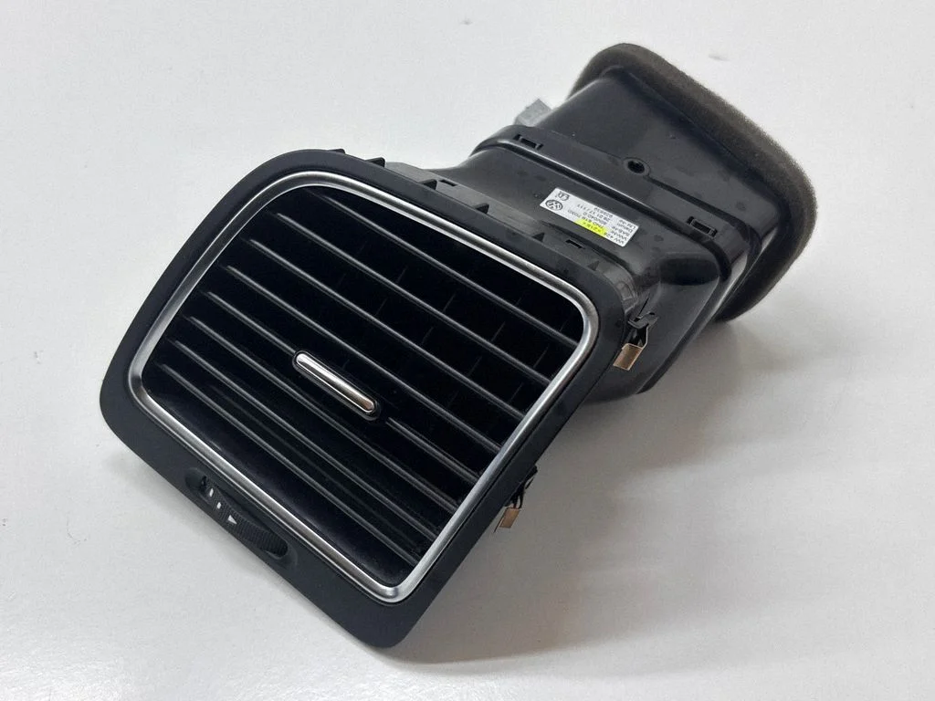 Dashboard side air vent grill/cover trim 7N0819703D