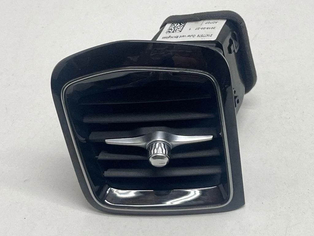Armatuurlaua külje õhutusresti kate – Volvo S60 (2018-)