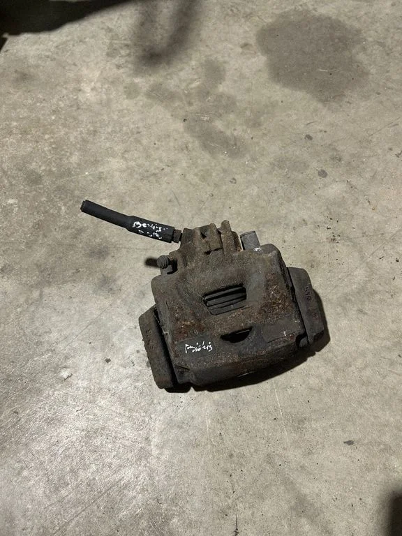 Front brake caliper