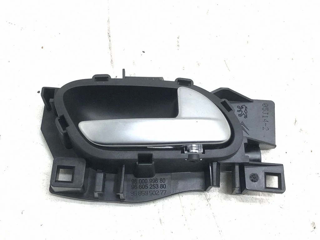 Eesmise ukse sisekäepide 9144G4