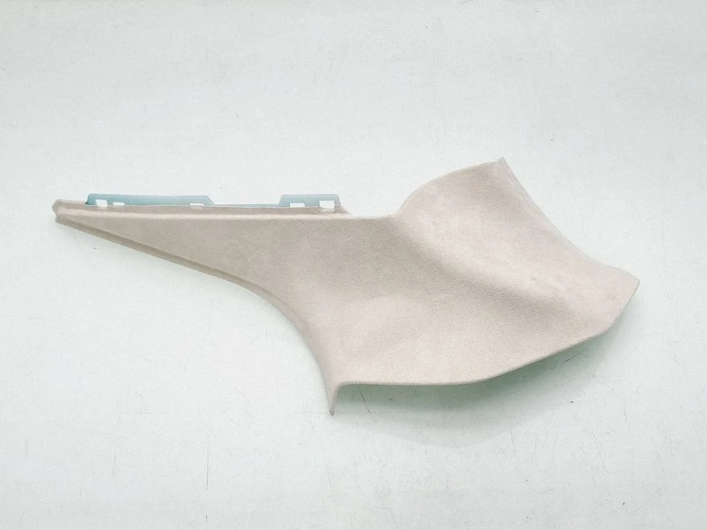 (C) pillar trim 100745800C
