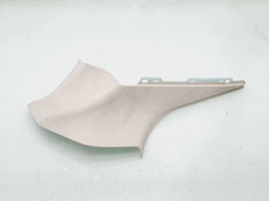 (C) pillar trim 100745700C