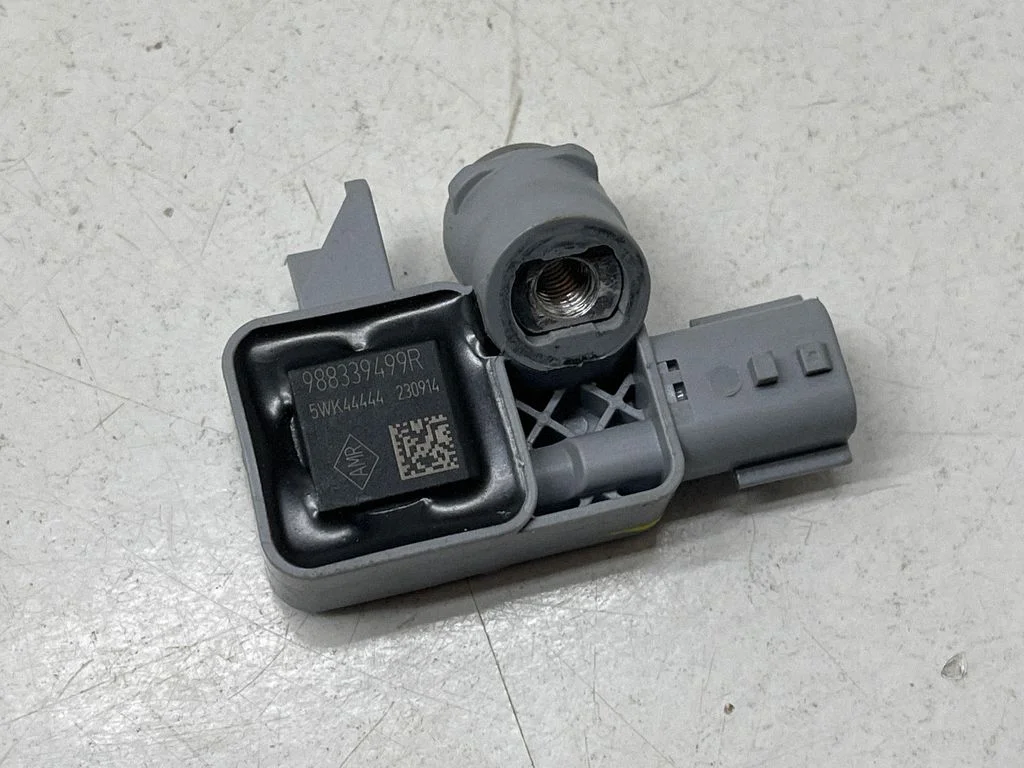 Airbag deployment crash/impact sensor 988339499R – Renault Captur (2013-2020)