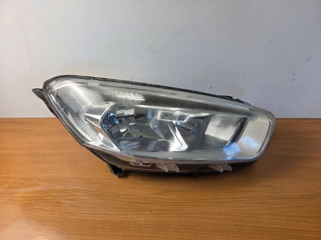 Priekšējais lukturis ET7613W029BJ