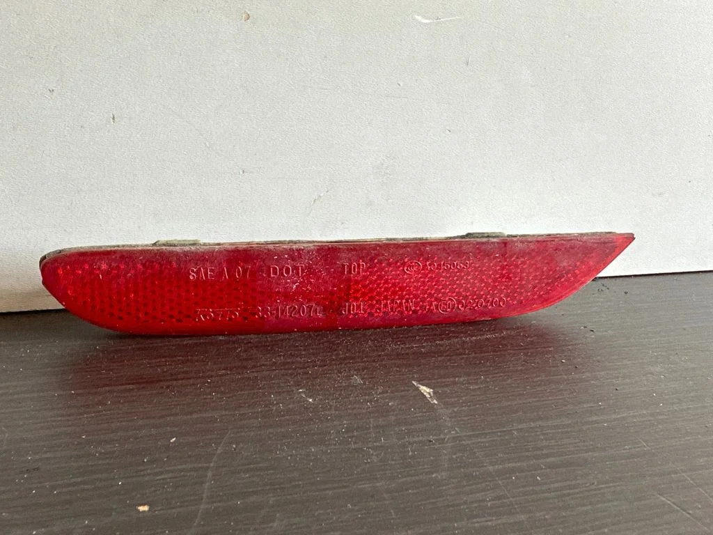 Rear tail light reflector – Nissan Leaf I (ZE0) (2010-2017)