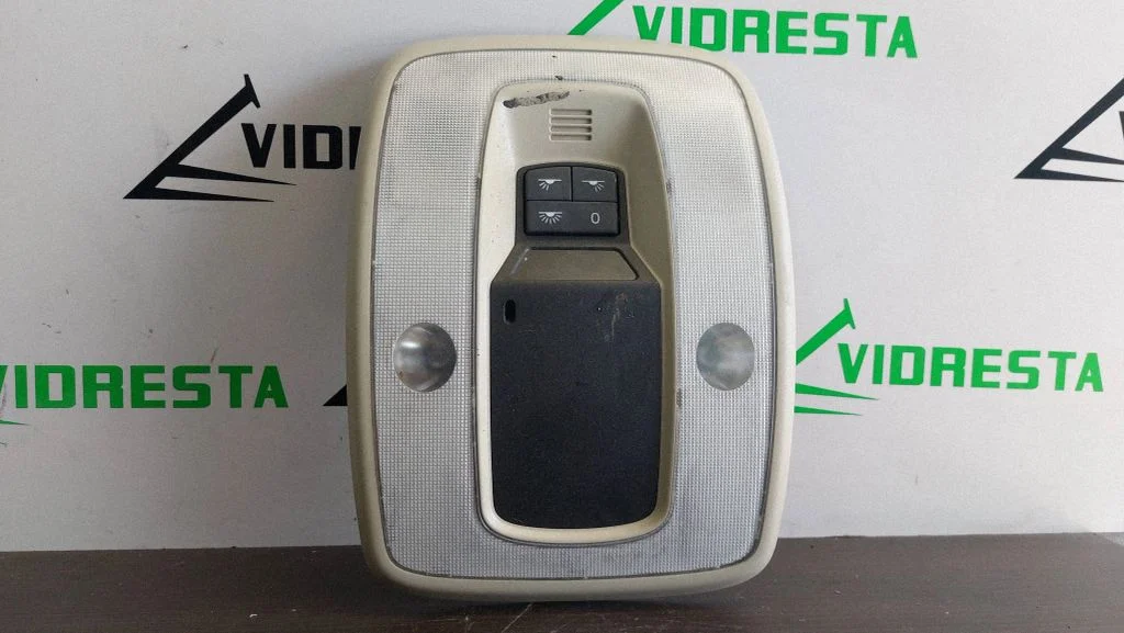 Esiistmete valgustustuli – Volvo XC70 (2008-2013)