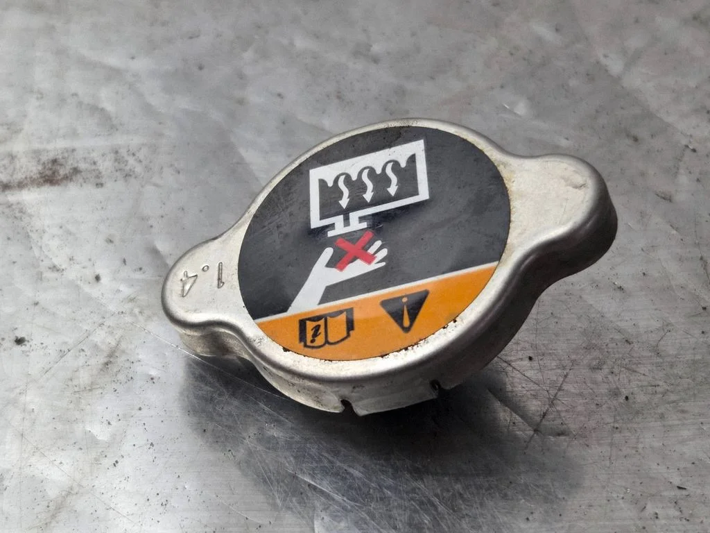 Coolant expansion tank/reservoir cap