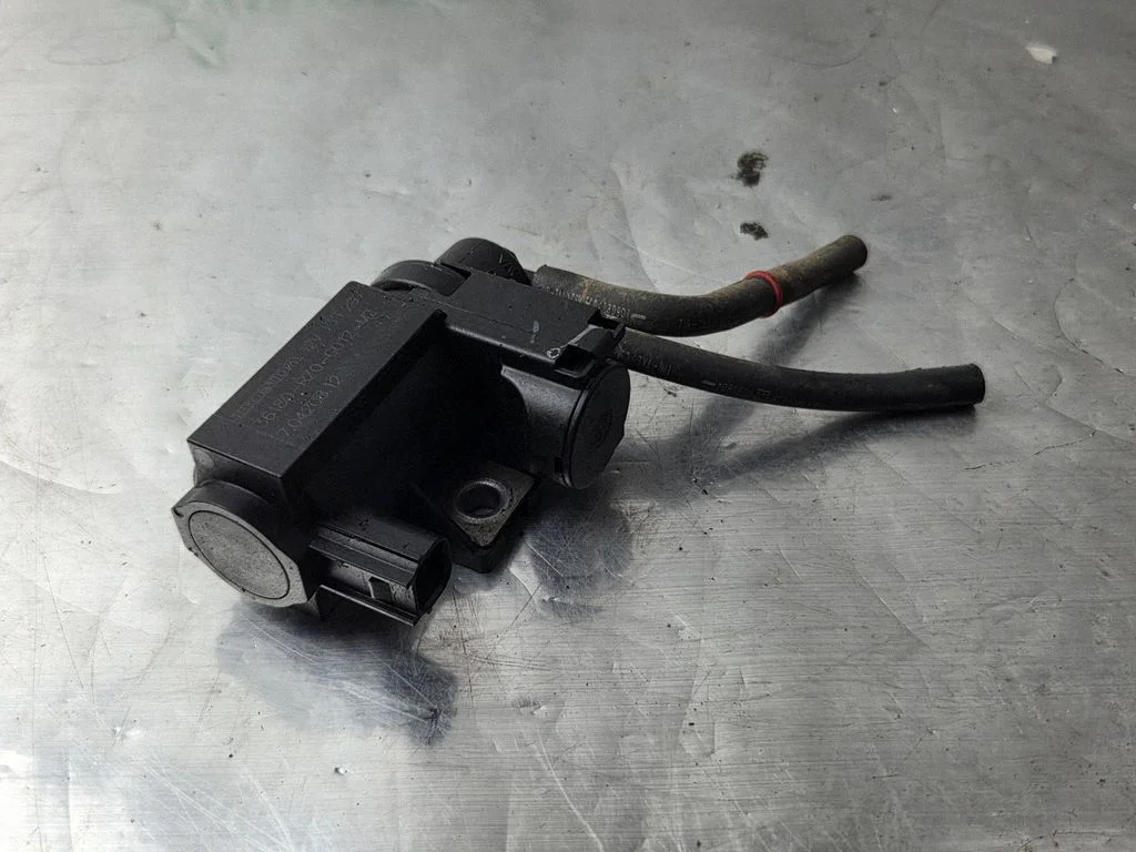Zawór elektromagnetyczny turbo 70420812