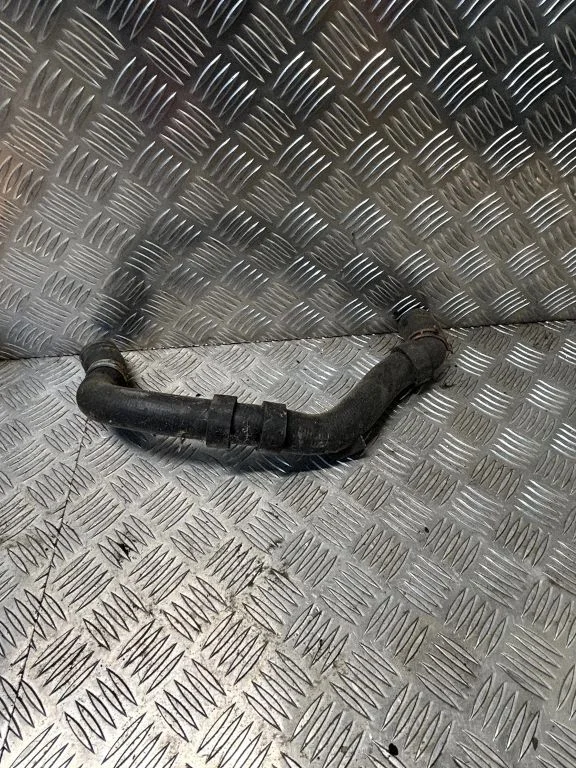 Coolant pipe/hose
