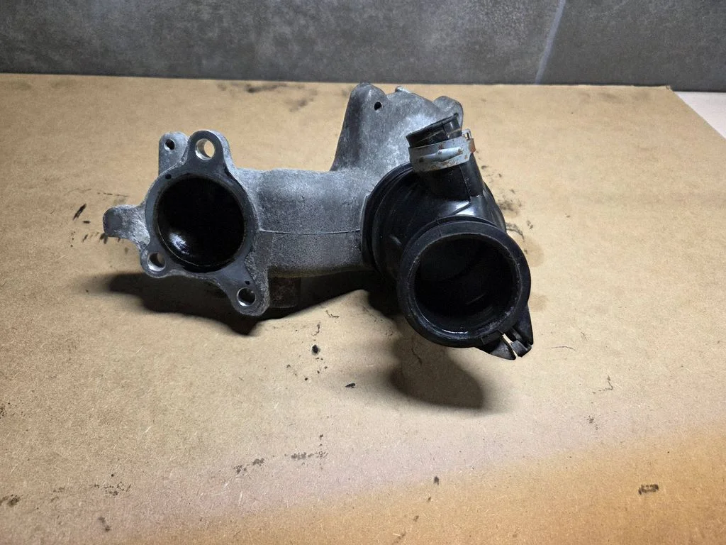 Intake manifold – Honda CR-V (2013-2016)